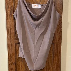ReneeC. Women's intimate Sleeping Top - size Medium